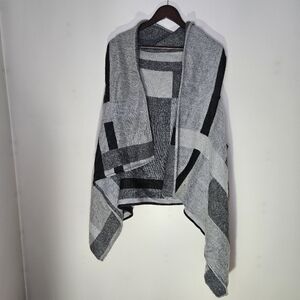 LOFT Wrap Shawl Cardigan Sleeveless Geometric Gray Black Pockets Neutral Casual